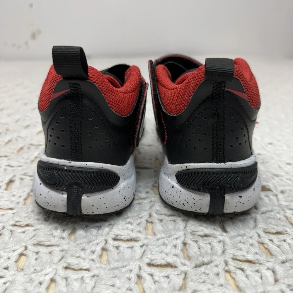 Nike Hustle Youth Boys Slip-on‎ Athletic Sneakers Size 2Y Black-Red DV8994-003